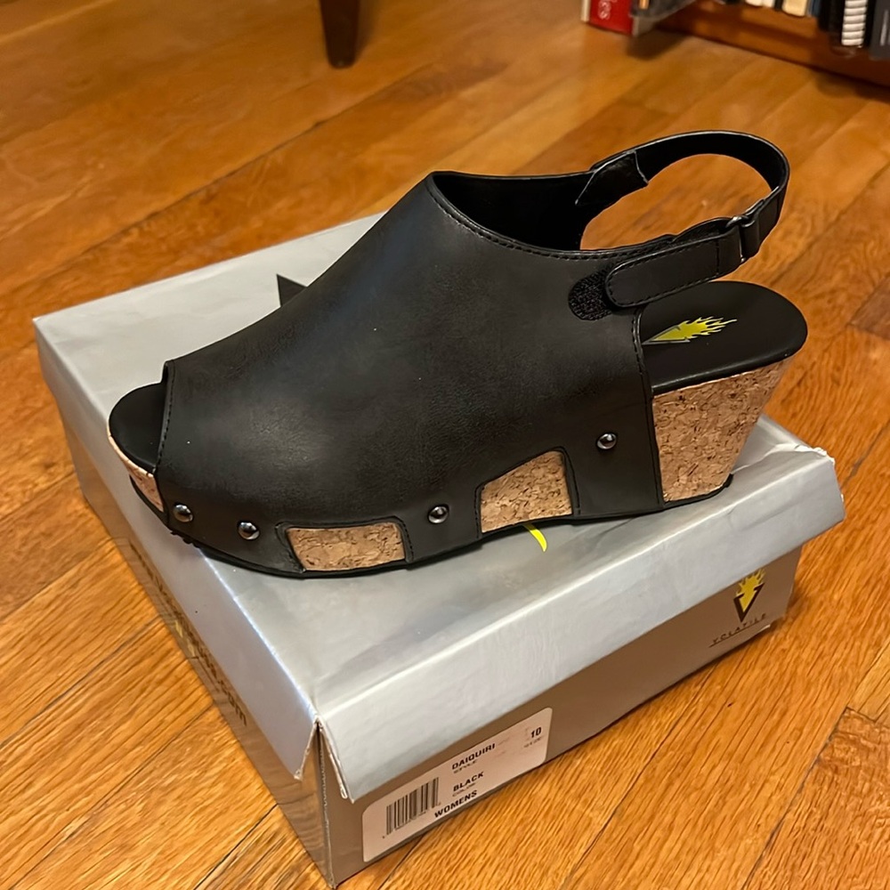 Voltaire Black Daiquiri Sandal Vegan Size 10